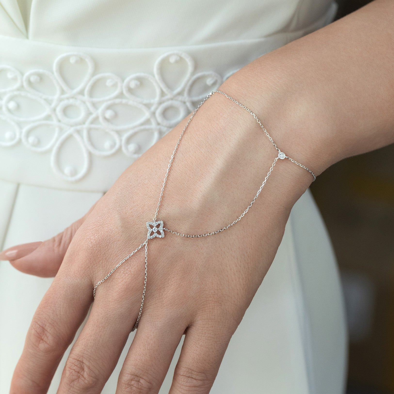 Bloom Aura Bracelet Chain Ring