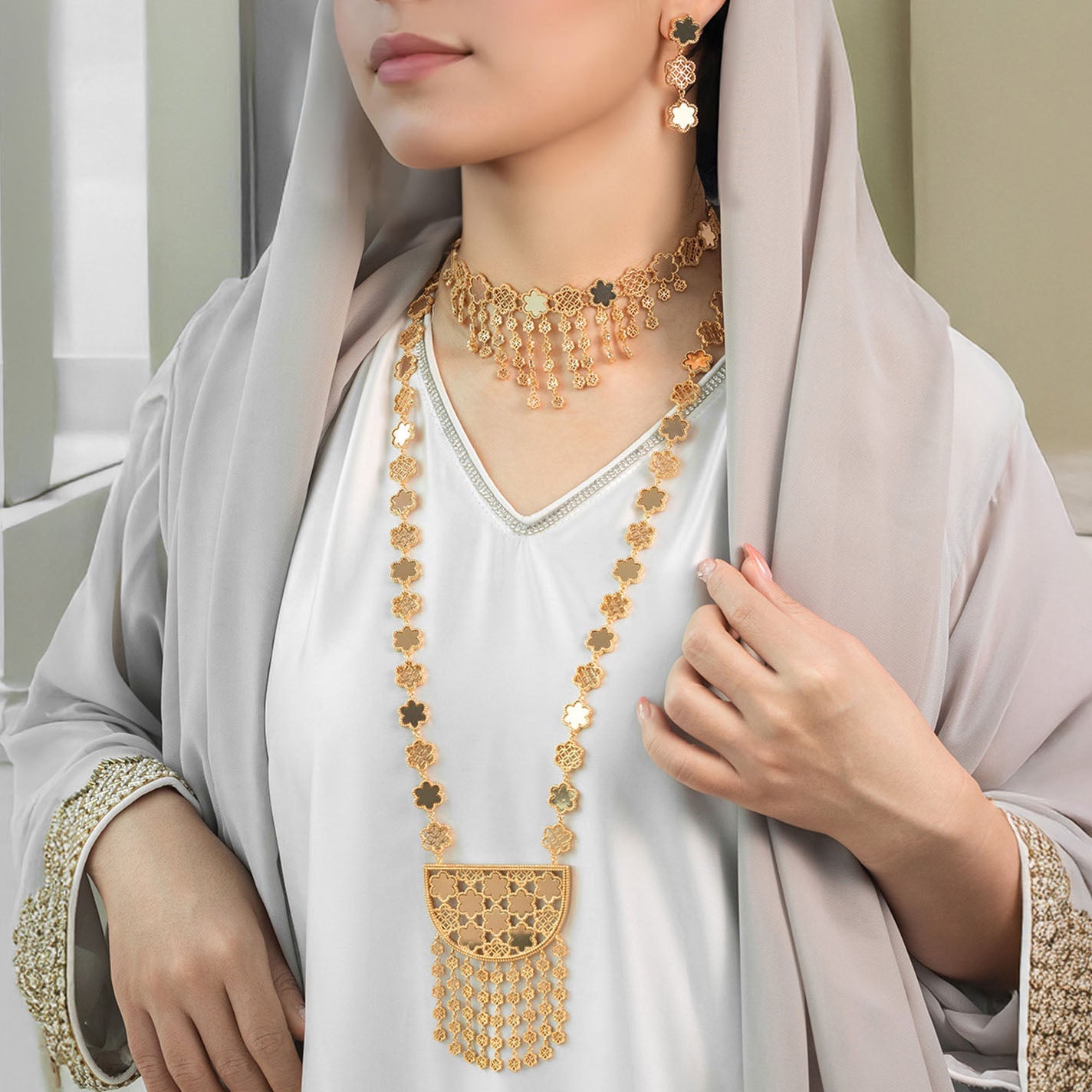 أطقم سلاسل طويلة