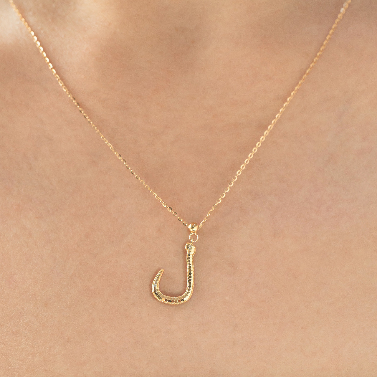 قلادة دائرة العنبر