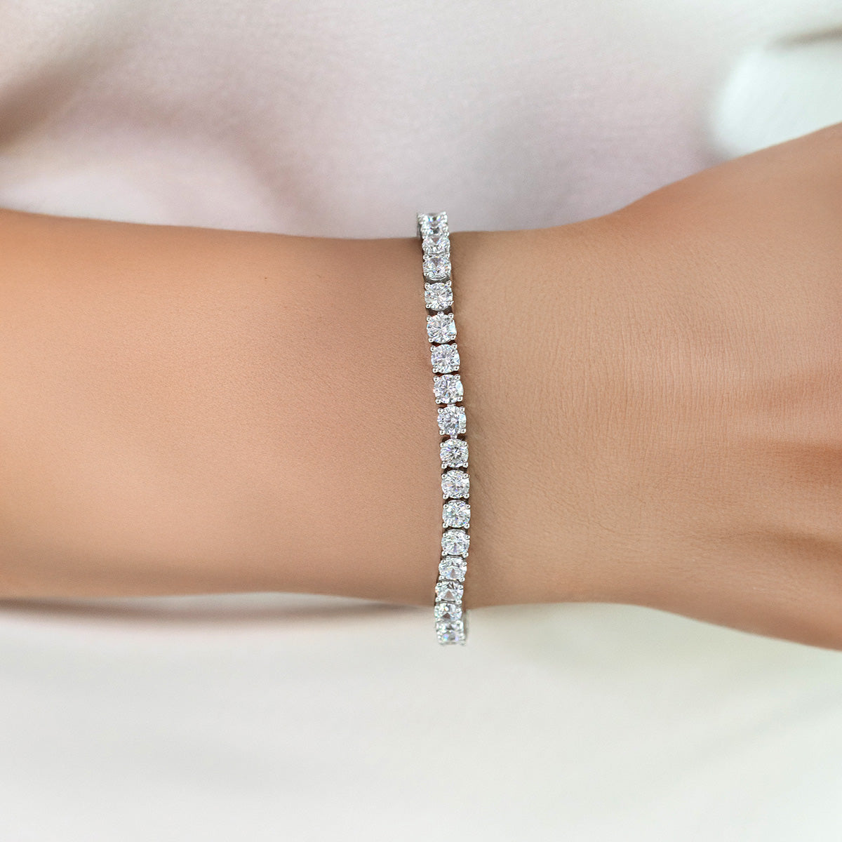 Sleek Radiance Tennis Bracelet