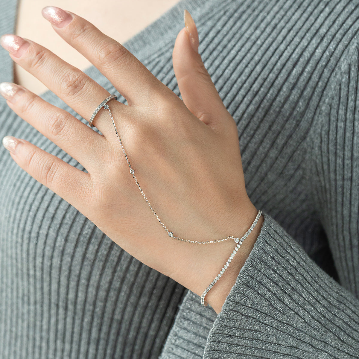 Glamorous Bracelet Chain Ring