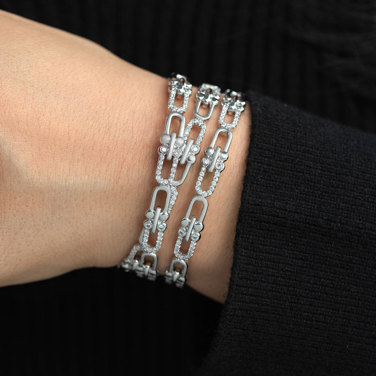 Amora Catena Bangle