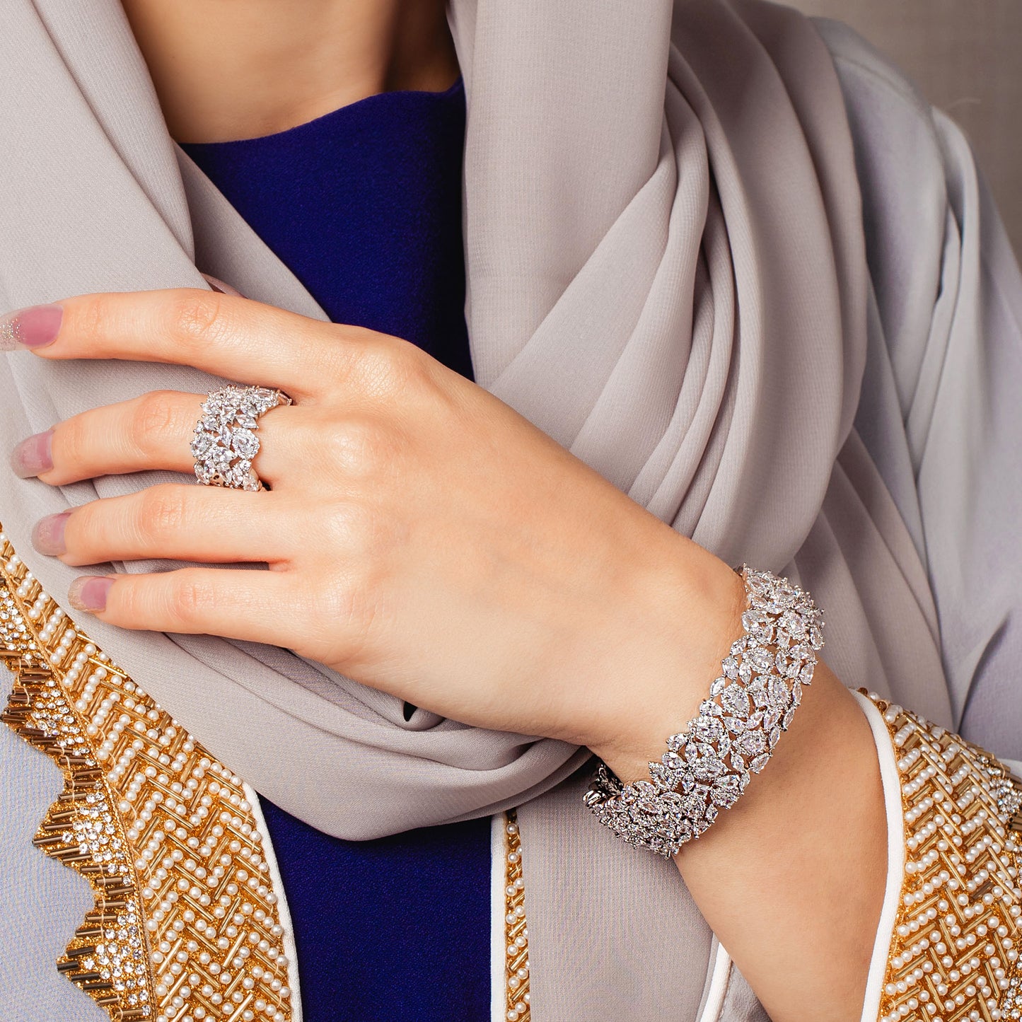 Shiny Leaves Bangle