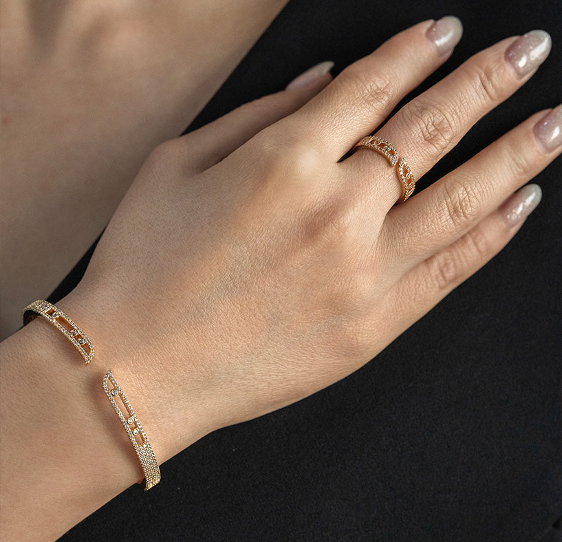 مجموعة أساور بسيطة وأنيقة