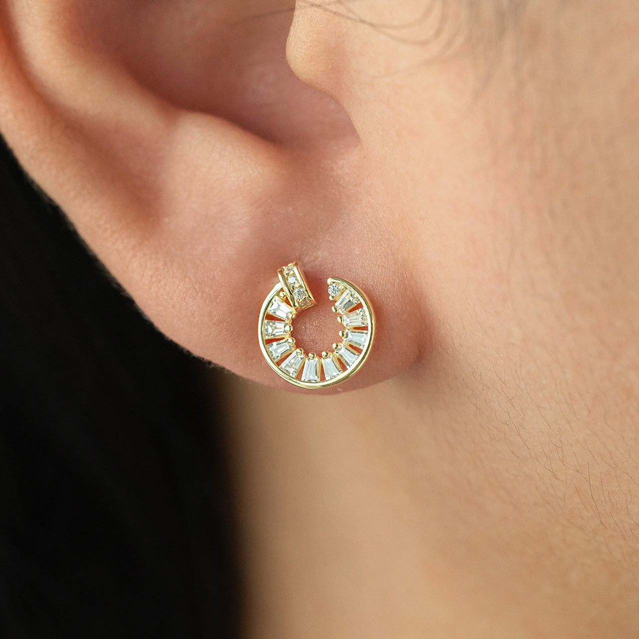 Halo Emerald Earring
