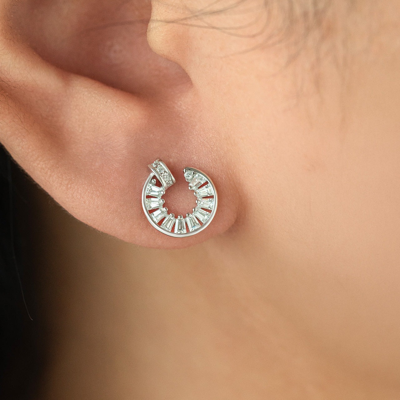 Halo Emerald Earring