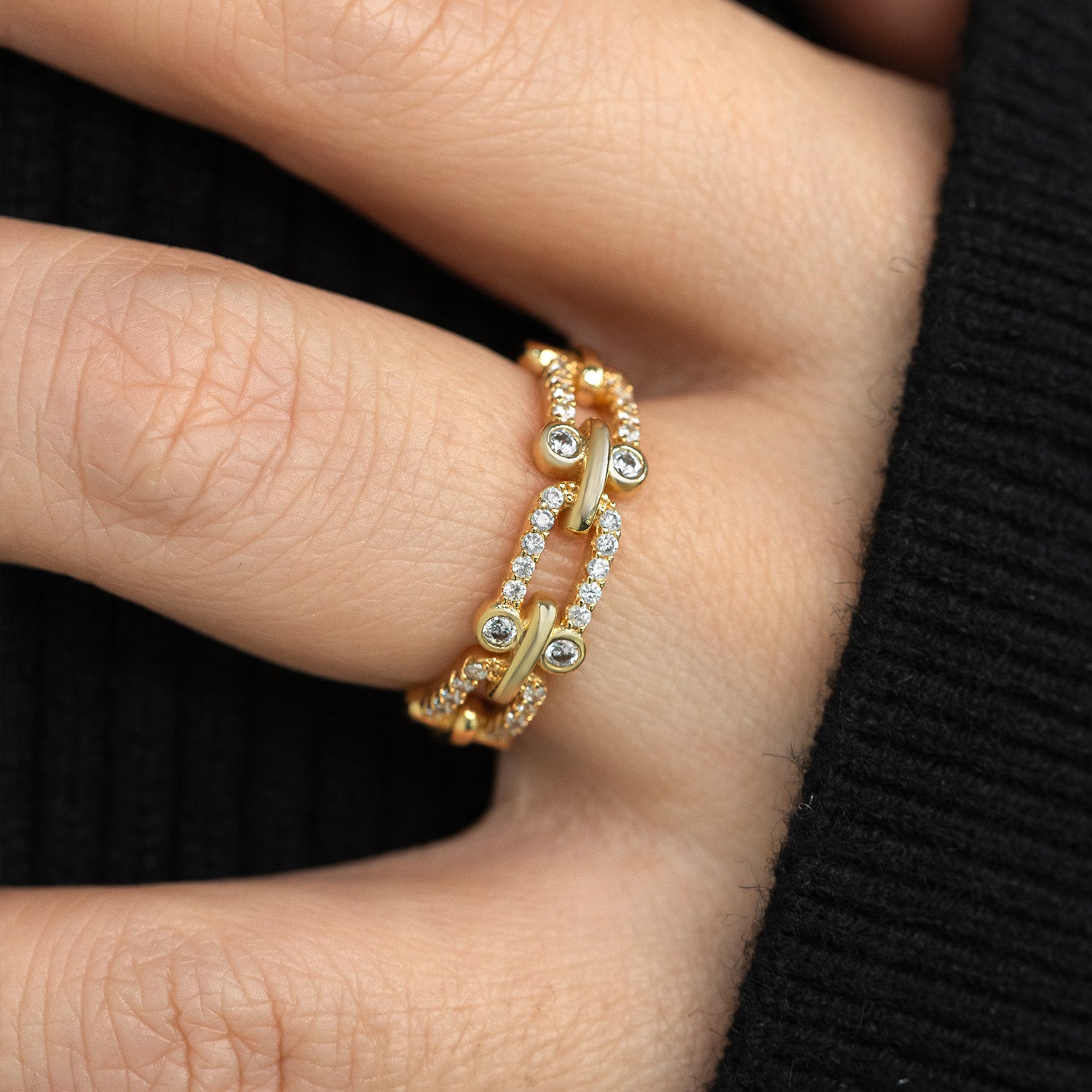Elara Catena Ring