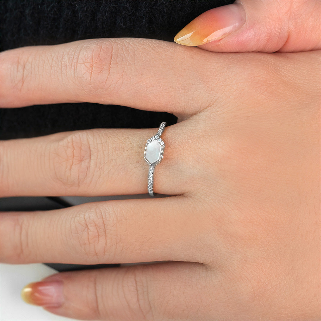 Geometric Elegance Ring