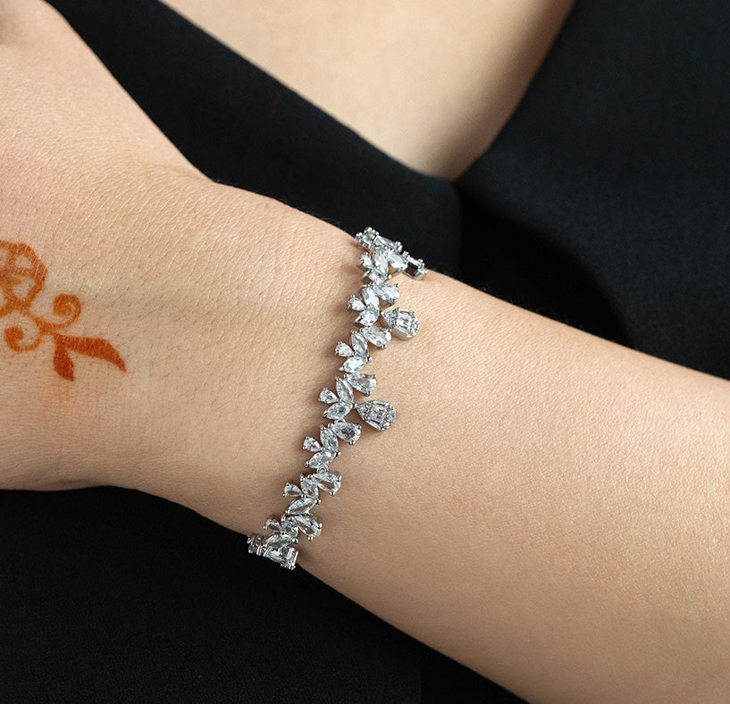 مجموعة قلادات ماجستي جريس