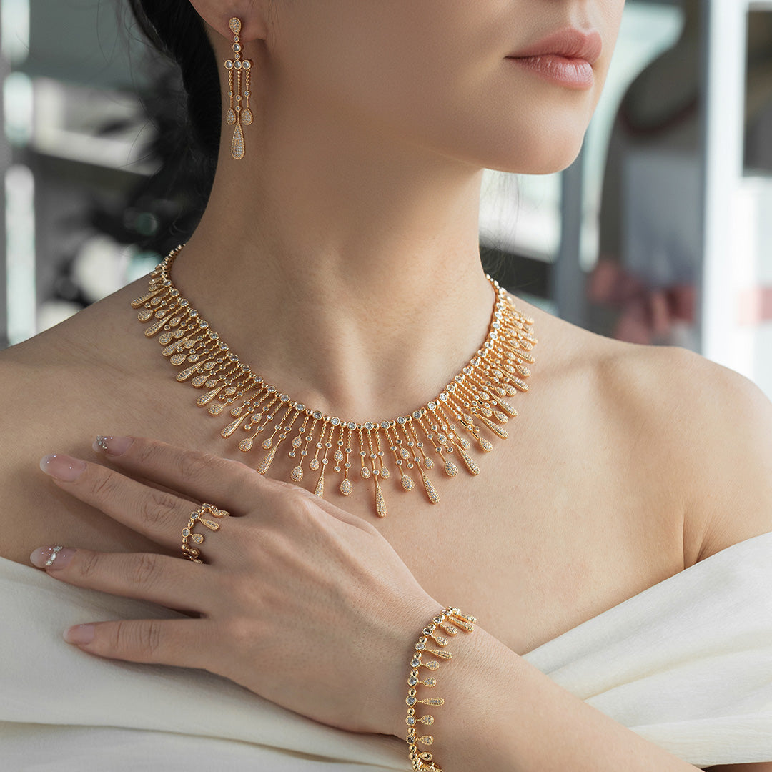 مجموعة قلادات كاريزما الأنيقة