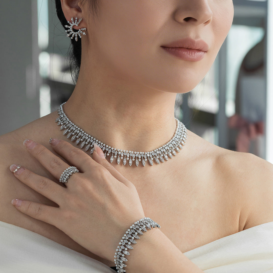 مجموعة قلادات كاريزما الأنيقة