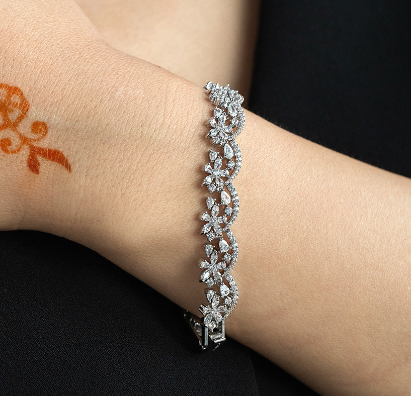 مجموعة قلادات ماجستي جريس